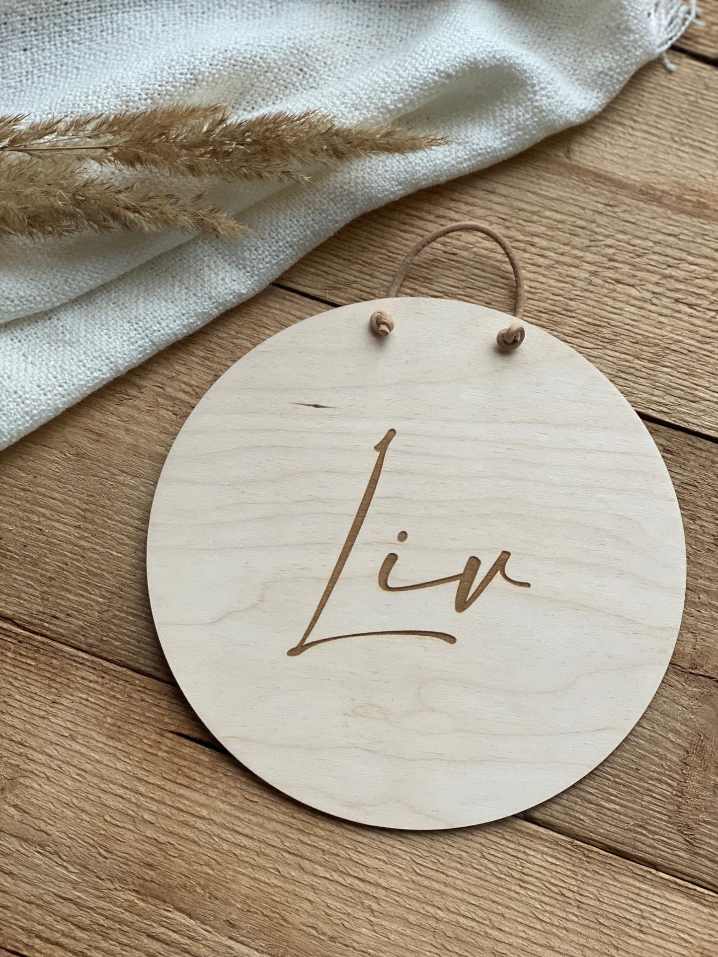 Personalisiertes Holzschild ausgestanzt oder graviert