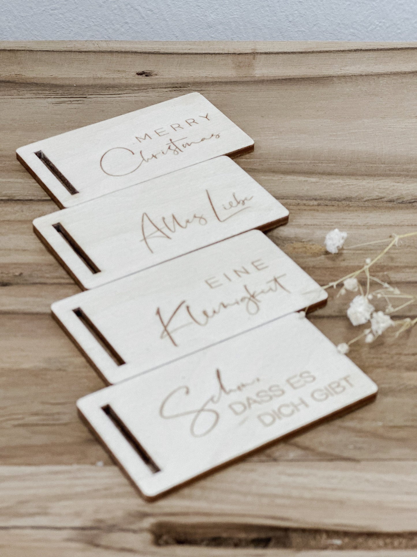 Geschenkanhänger aus Holz graviert I Geschenkanhänger Weihnachten I 4er-Set Holzanhänger I Geschenkanhänger Geburtstag