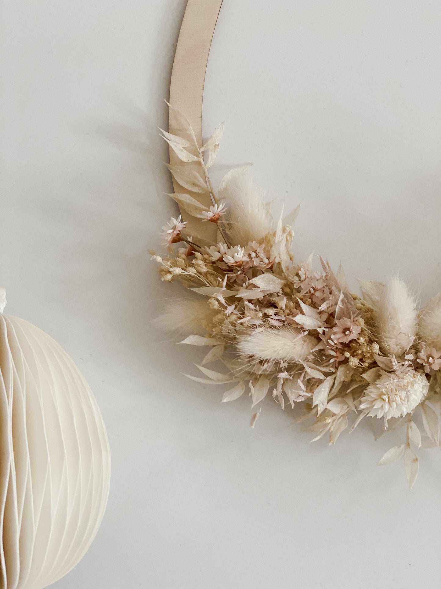 Holzkranz Ei I Osterdekoration mit Trockenblumen I Trockenblumenkranz Ostern