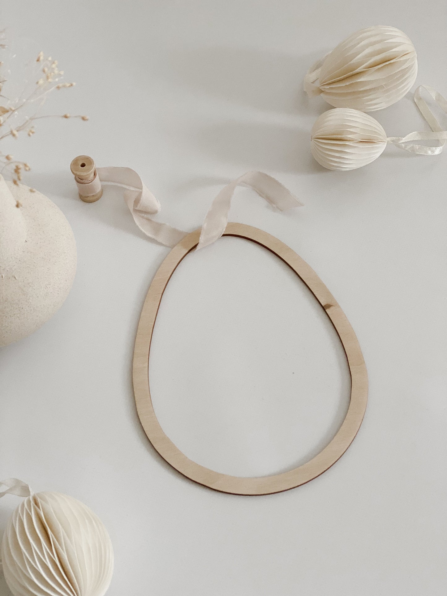 Holzkranz Ei I Osterdekoration mit Trockenblumen I Trockenblumenkranz Ostern