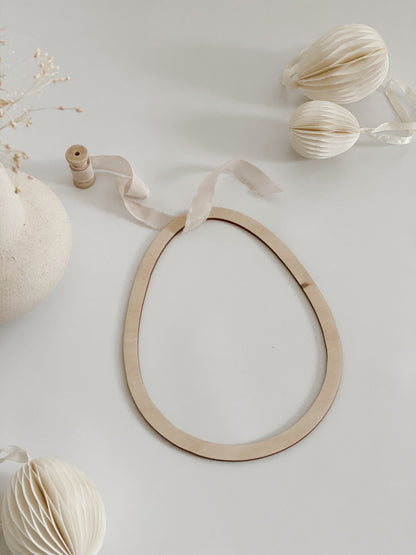 Holzkranz Ei I Osterdekoration mit Trockenblumen I Trockenblumenkranz Ostern