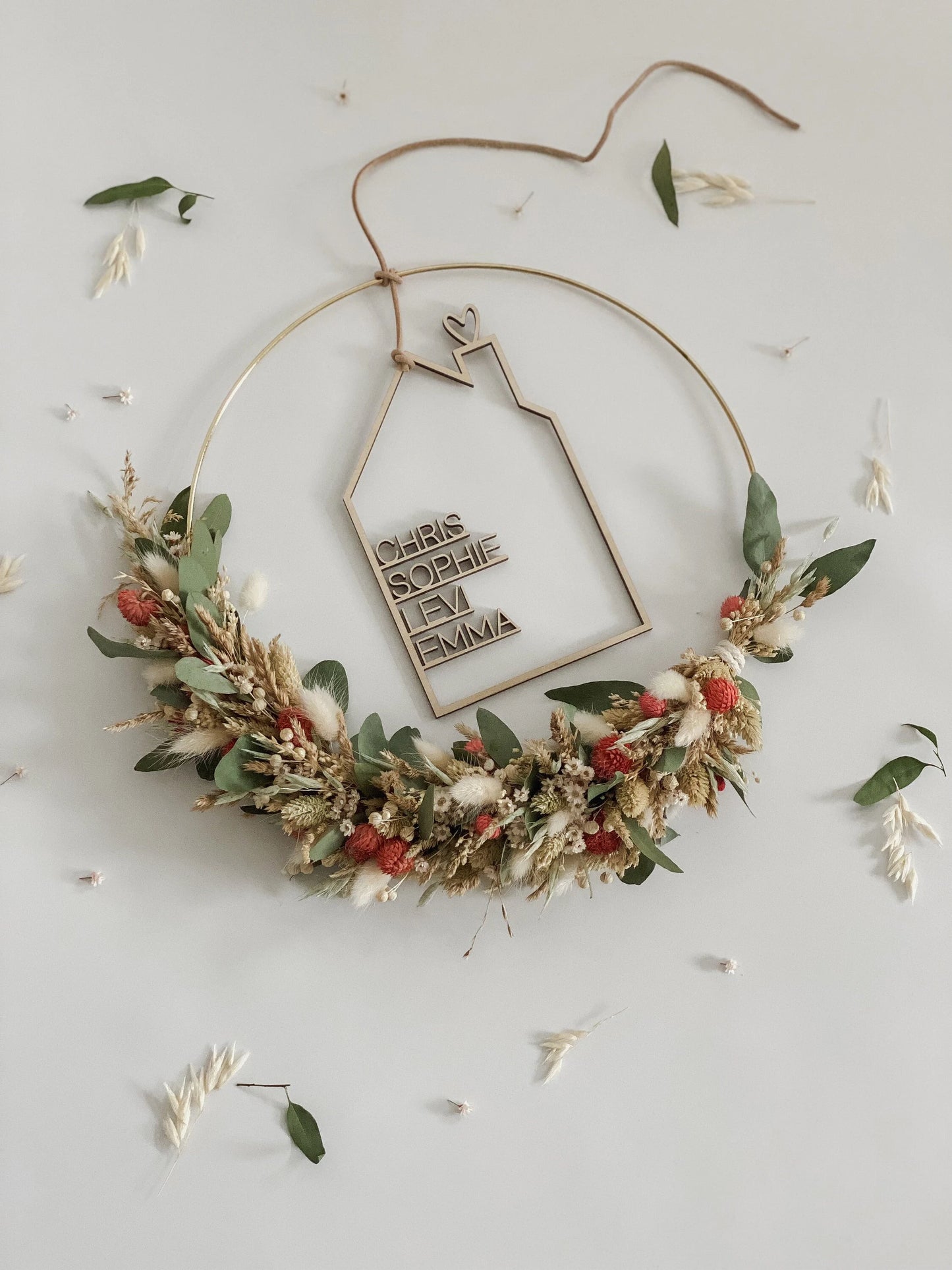 Trockenblumenkranz mit Holzschild I Türkranz Trockenblumen Eukalyptus-beige-rot I Wandkranz I Blumenkranz