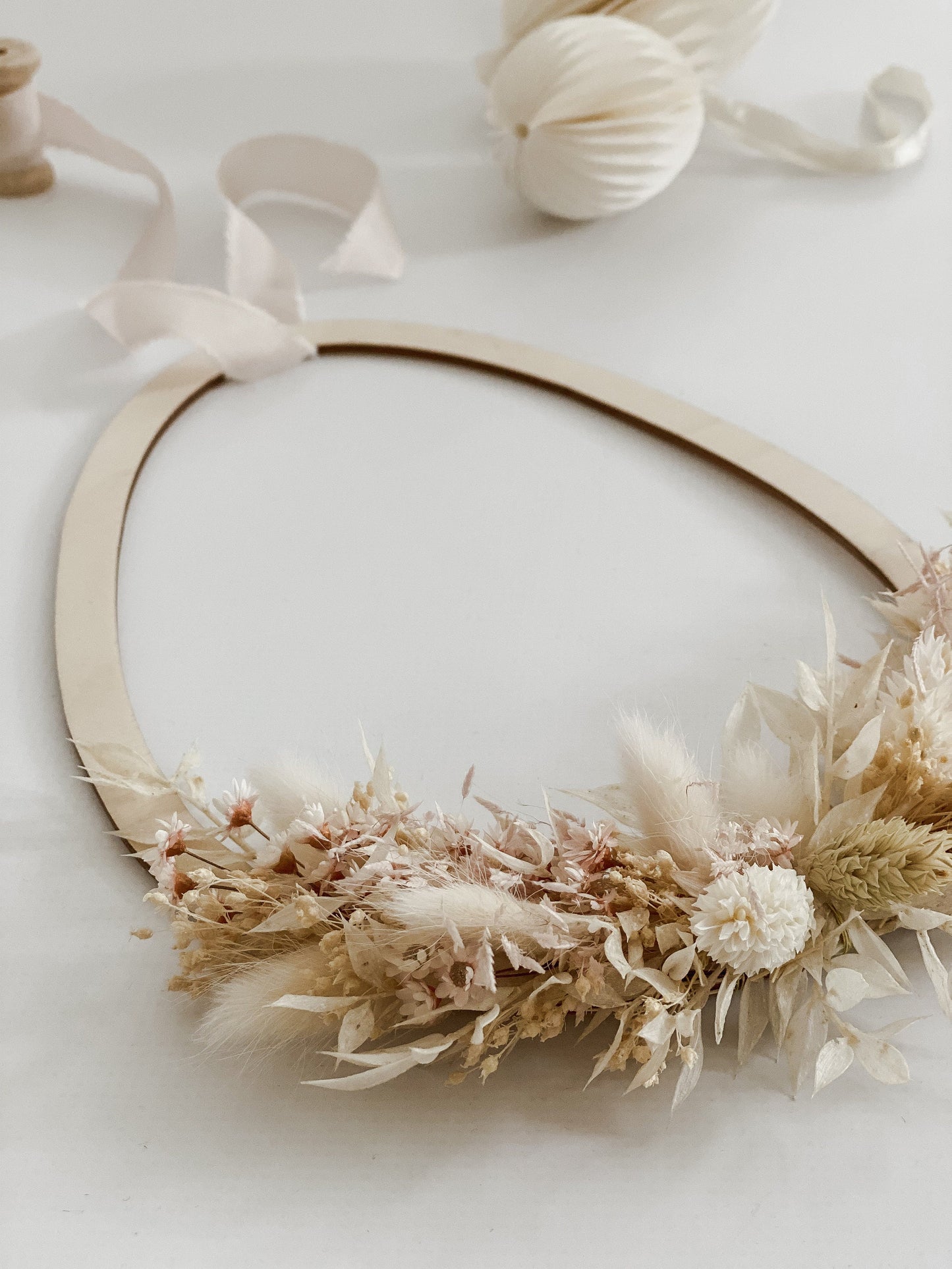 Holzkranz Ei I Osterdekoration mit Trockenblumen I Trockenblumenkranz Ostern