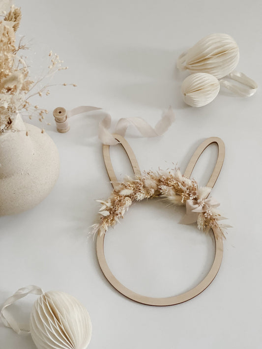 Holzkranz Hase I Osterdekoration mit Trockenblumen I Trockenblumenkranz Ostern