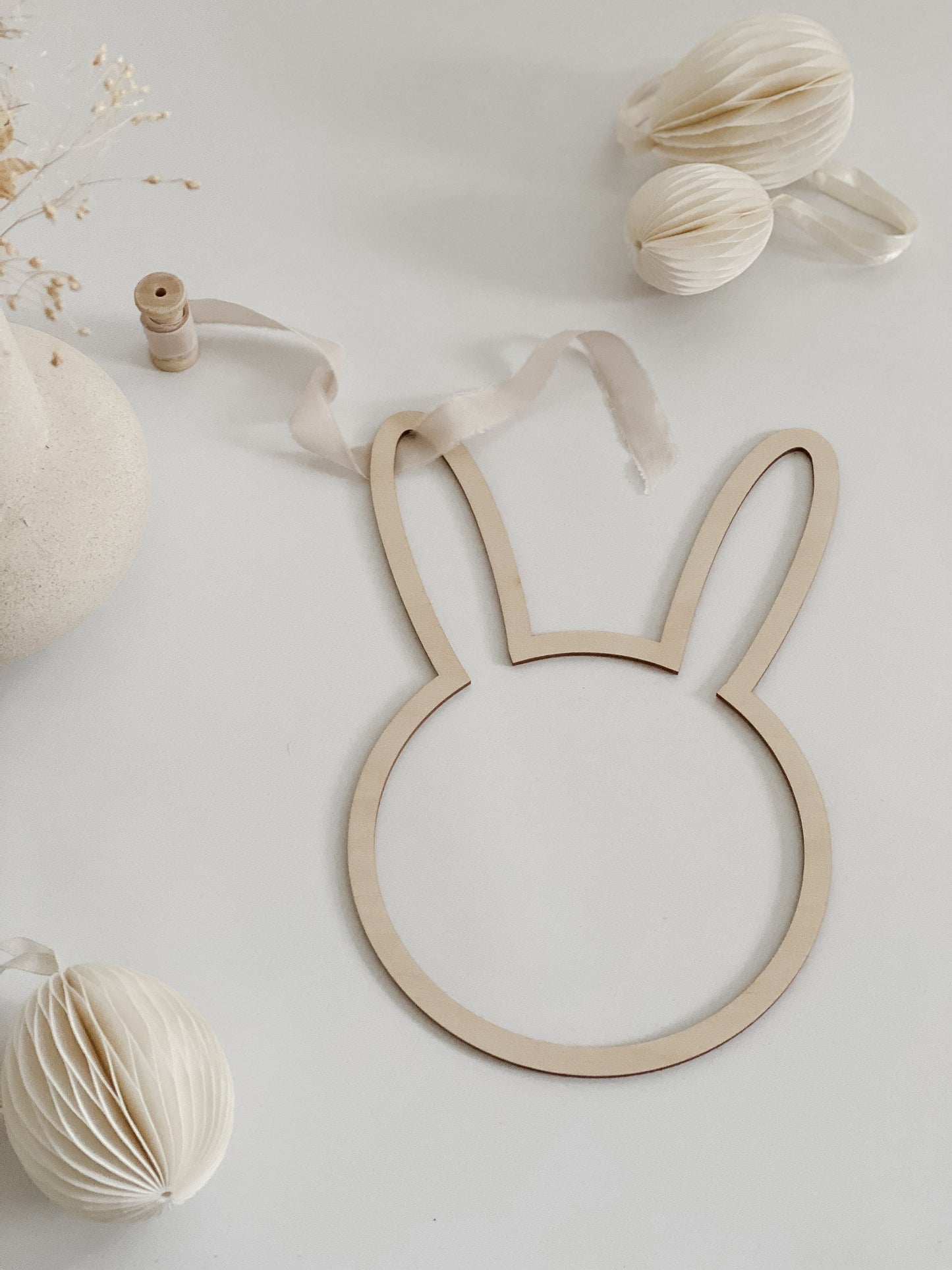 Holzkranz Hase I Osterdekoration mit Trockenblumen I Trockenblumenkranz Ostern