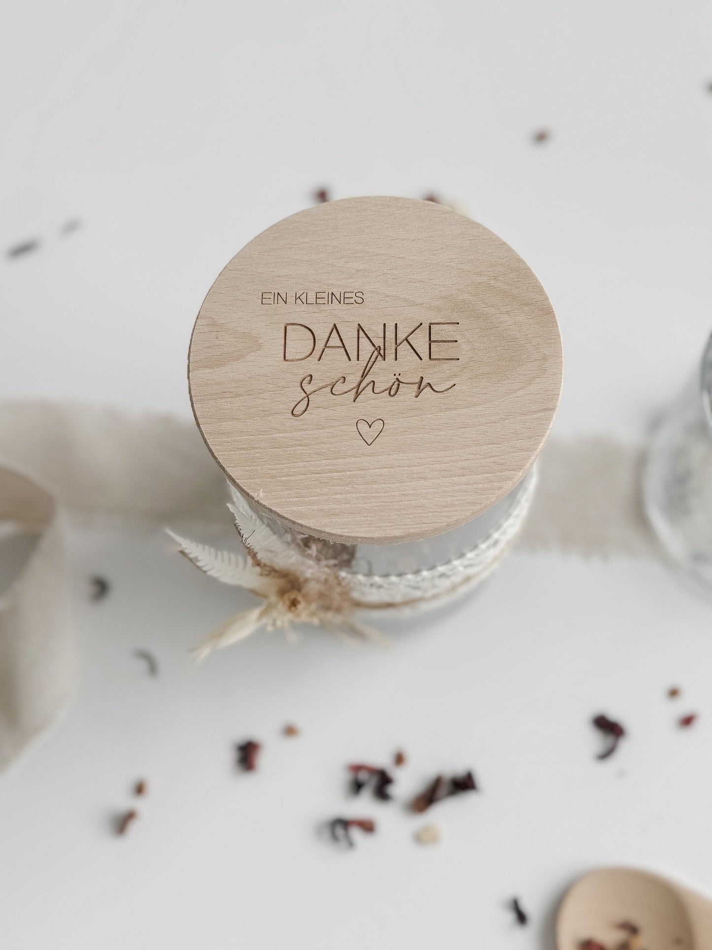 Vorratsglas 'Ein kleines Dankeschön' I Vorratsglas mit graviertem Holzdeckel I Geschenkidee für Lehrer, Erzieher, Kollegen I Mitbringsel
