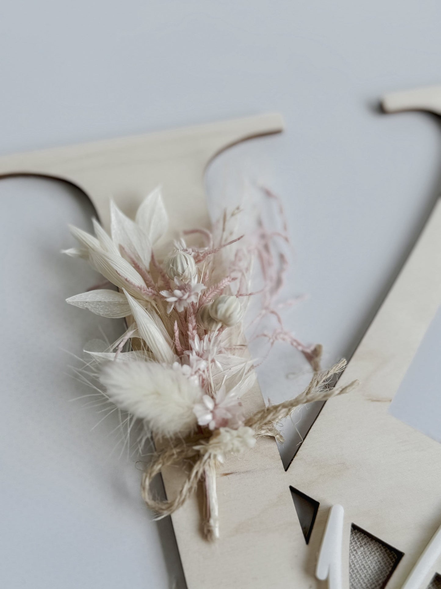 Holzbuchstabe personalisiert mit Trockenblumen I Türschild personalisiert mit Name I Namensschild 3D-Effekt I Kinderzimmerdeko