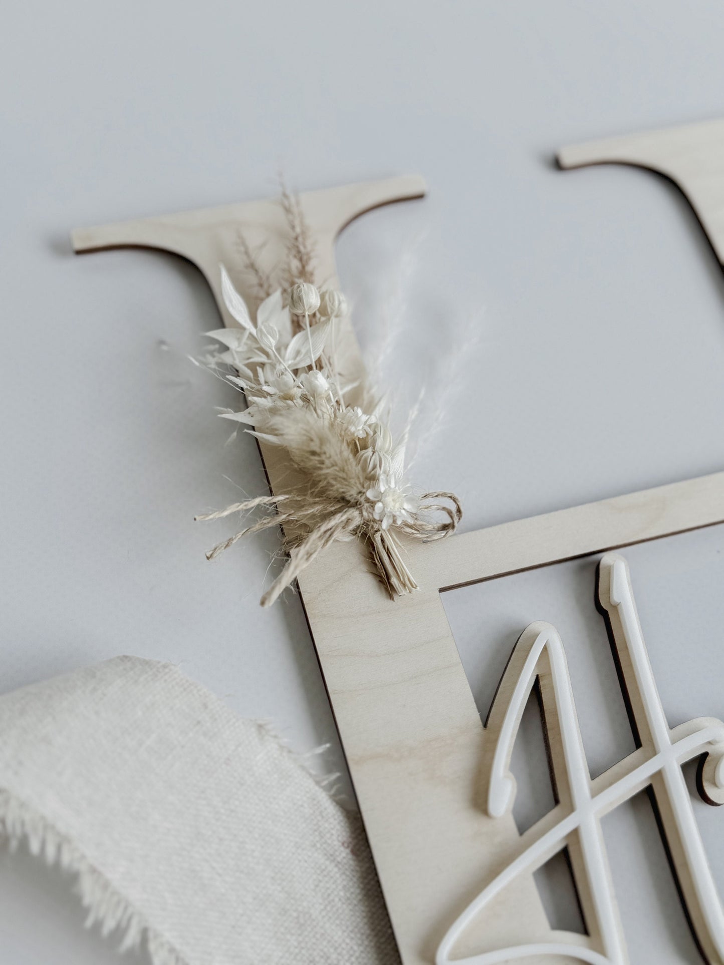 Holzbuchstabe personalisiert mit Trockenblumen I Türschild personalisiert mit Name I Namensschild 3D-Effekt I Kinderzimmerdeko