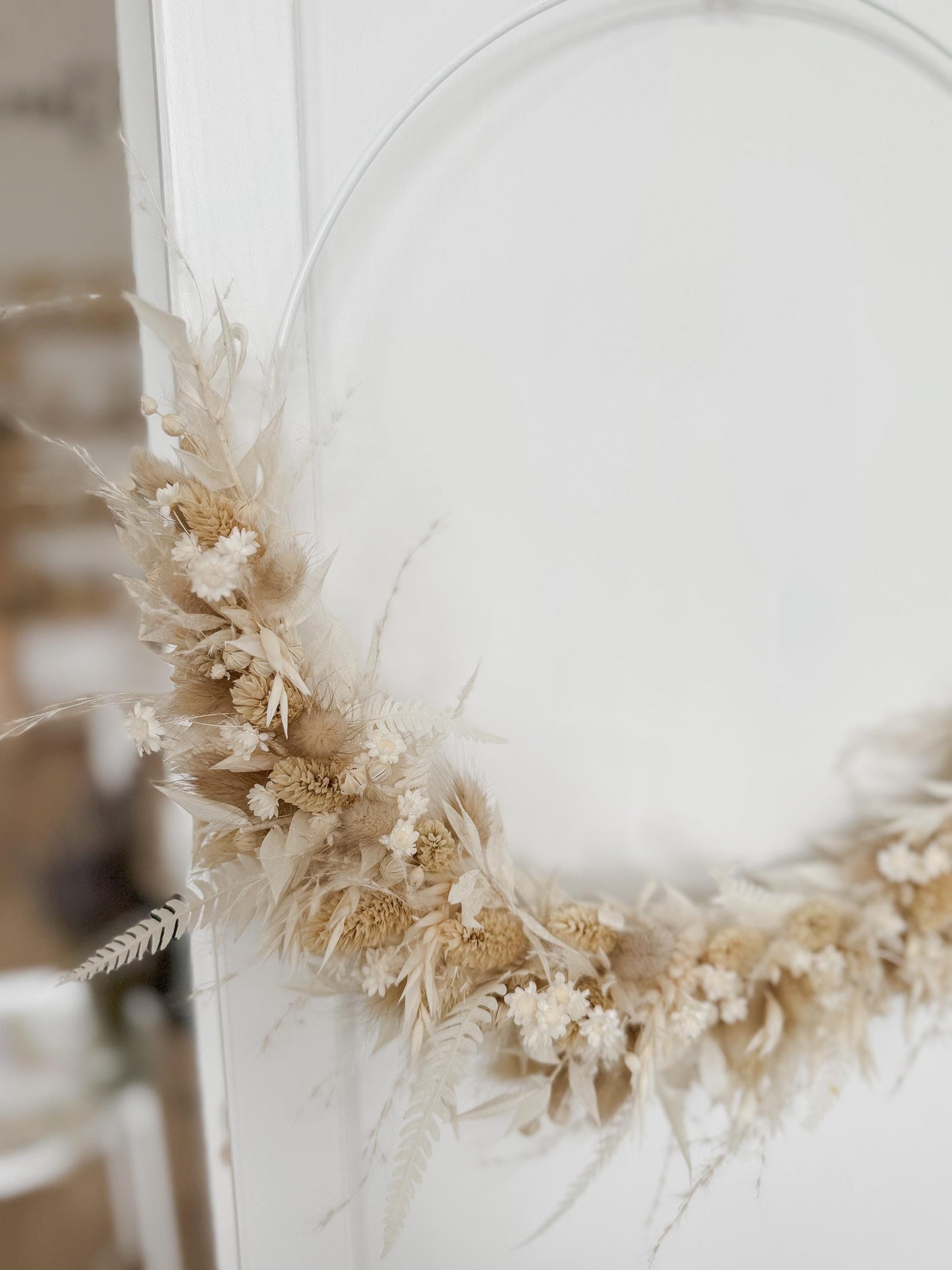 Trockenblumenkranz mit Holzschild I Trockenblumen beige-braun I Wandkranz I Blumenkranz