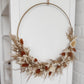 Trockenblumenkranz mit Holzschild I Türkranz Trockenblumen creme-braun-rost I Wandkranz I Blumenkranz