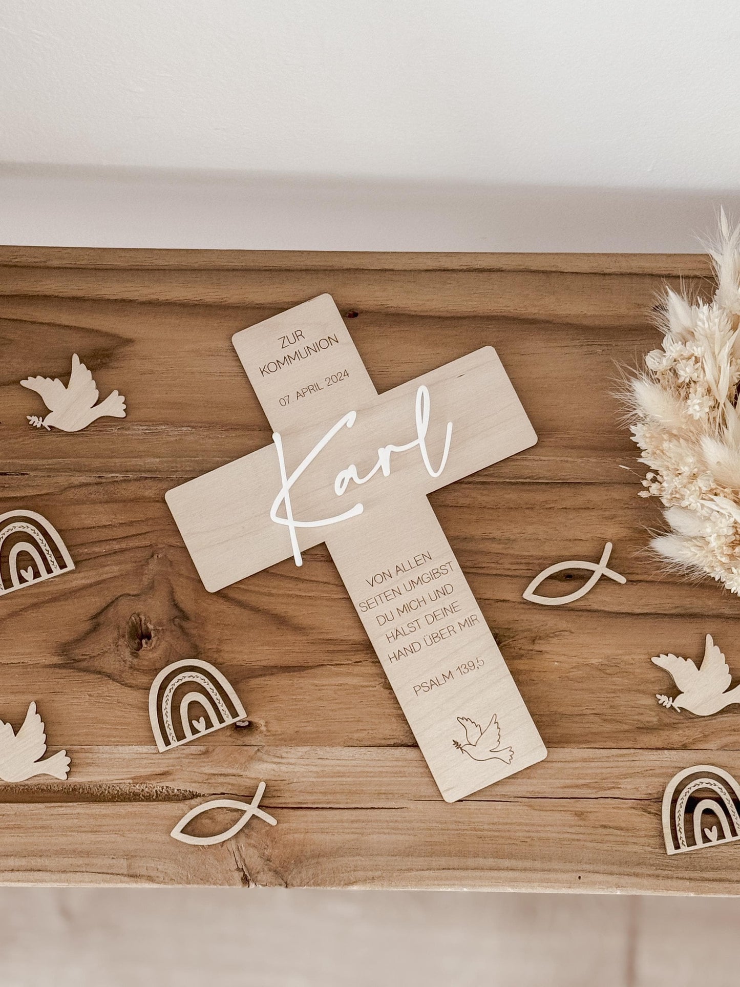 Taufkreuz aus Holz I Kommunionkreuz I personalisierte Geschenkidee zur Taufe, Kommunion, Konfirmation oder Firmung I Name 3D-Effekt Acryl