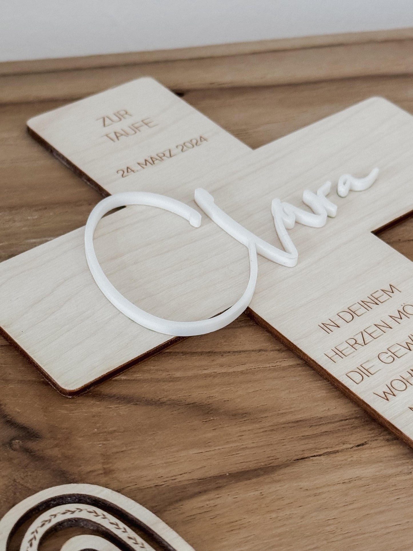 Taufkreuz aus Holz I Kommunionkreuz I personalisierte Geschenkidee zur Taufe, Kommunion, Konfirmation oder Firmung I Name 3D-Effekt Acryl
