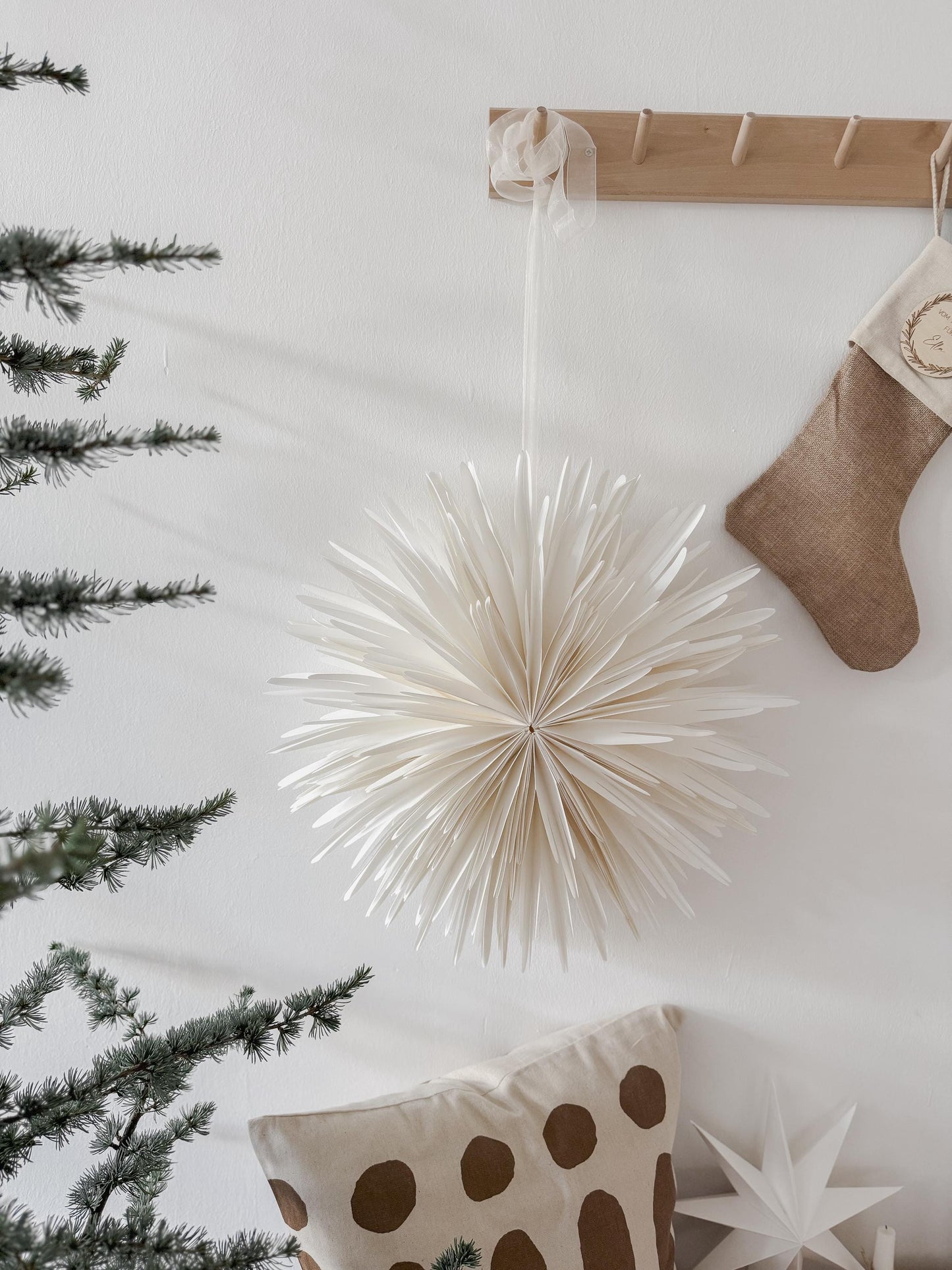 Papierstern Schneeflocke weiß 50cm I Weihnachtsdekoration hängend I Dekostern I Faltstern I Weihnachtsstern