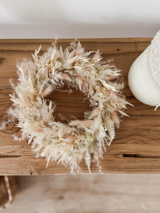 Kerzenkranz aus Trockenblumen Creme-rosa I Blumenkranz für Tauf-, Kommunions- oder Hochzeitskerze I Trockenblumenkranz für Windlicht