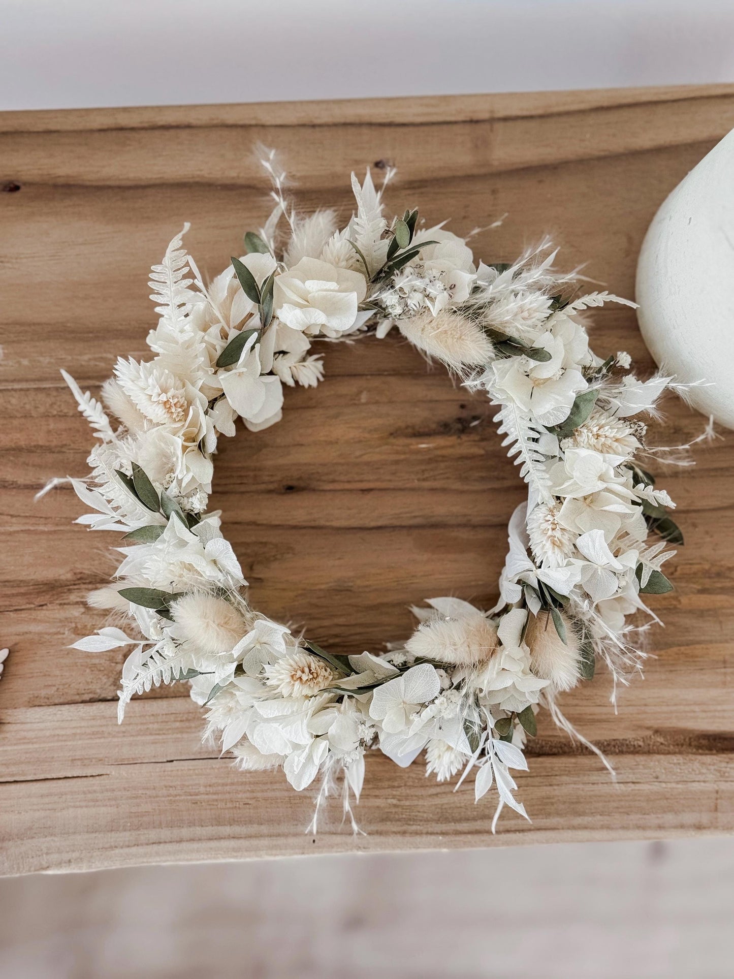 Kerzenkranz aus Trockenblumen Creme-Eukalyptus I Blumenkranz für Tauf-, Kommunions- oder Hochzeitskerze I Trockenblumenkranz für Windlicht