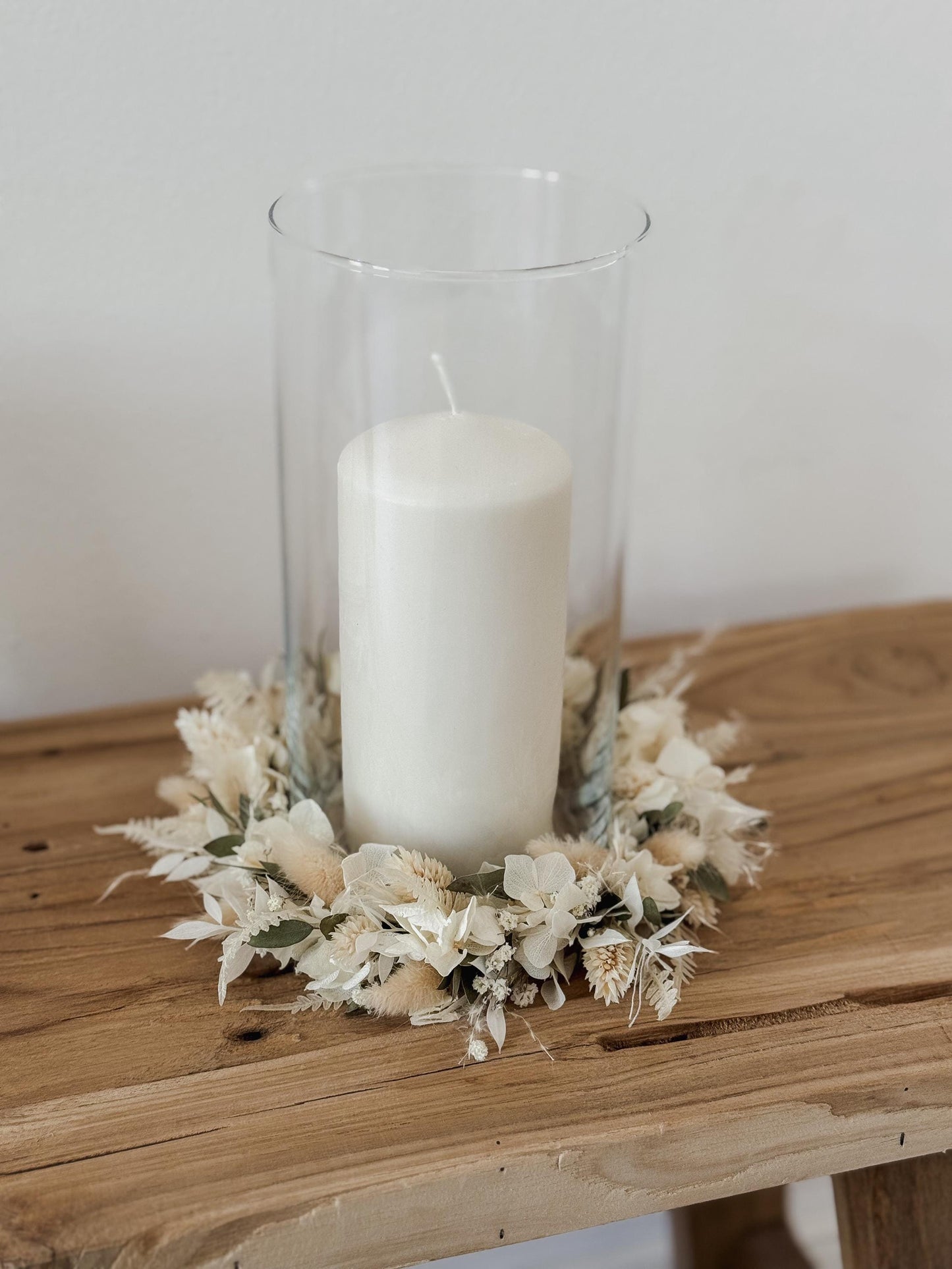 Kerzenkranz aus Trockenblumen Creme-Eukalyptus I Blumenkranz für Tauf-, Kommunions- oder Hochzeitskerze I Trockenblumenkranz für Windlicht