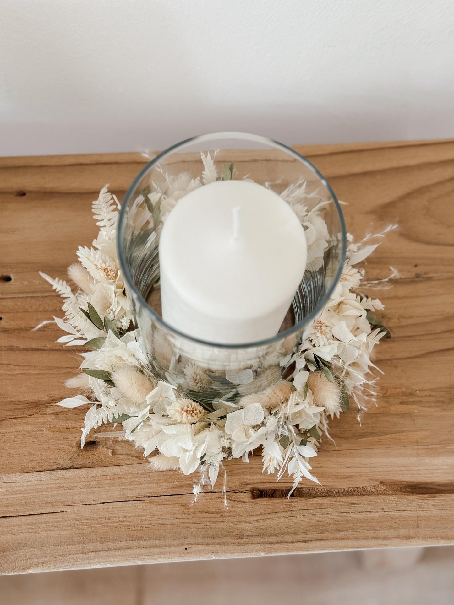 Kerzenkranz aus Trockenblumen Creme-Eukalyptus I Blumenkranz für Tauf-, Kommunions- oder Hochzeitskerze I Trockenblumenkranz für Windlicht