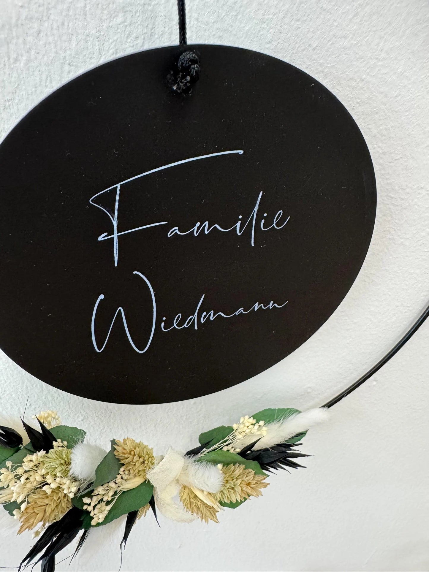 Türkranz mit Trockenblumen und Acrylschild I Holzschild personalisiert mit Familienname I Metallring I Geschenk zum Einzug I Richtfest